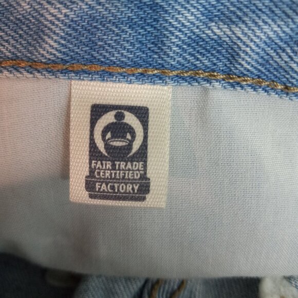 Universal Thread Size 6 Shorts Womens Light Wash Denim Jean Recycled Cotton NEW - Picture 6 of 10